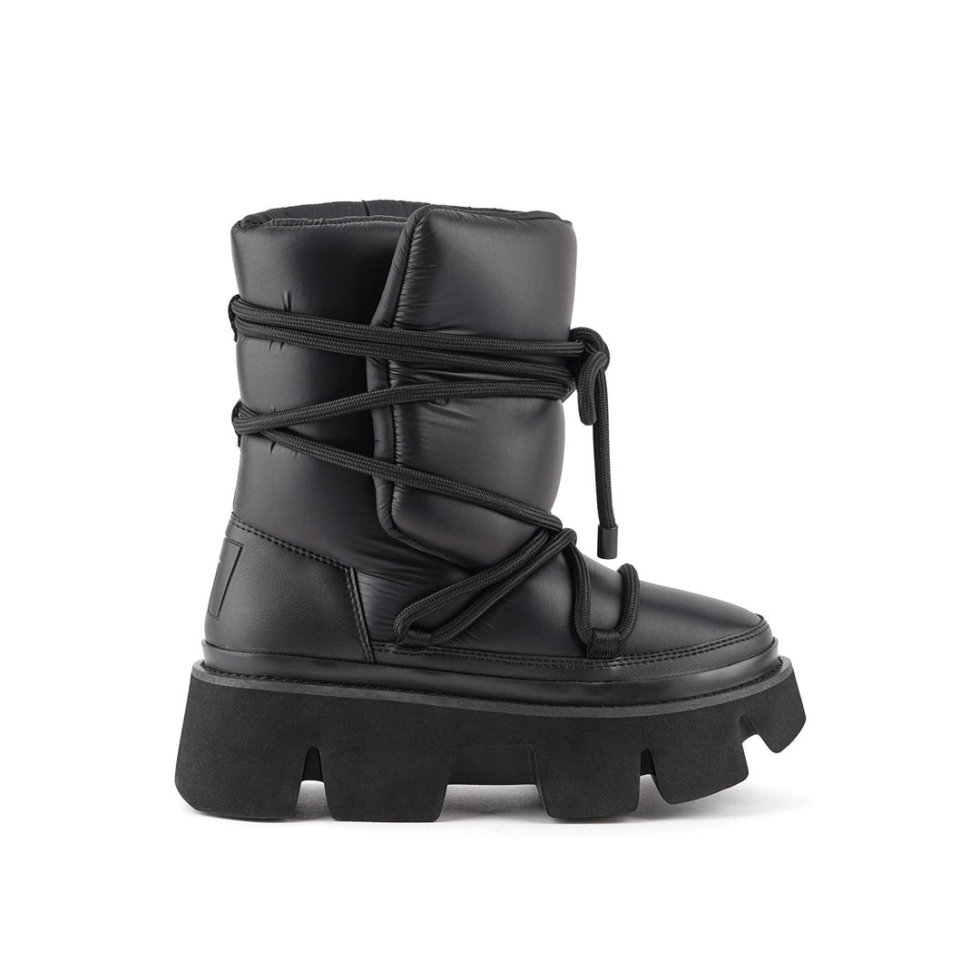 stomper snow boot black 1 outside