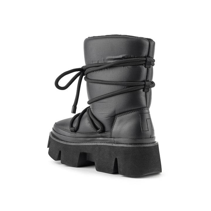 stomper snow boot black 4 angle in
