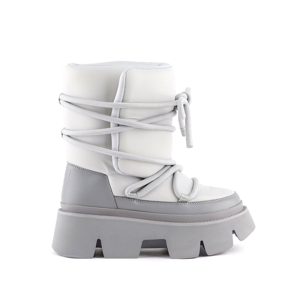 stomper snow boot dawn blue 1 outside