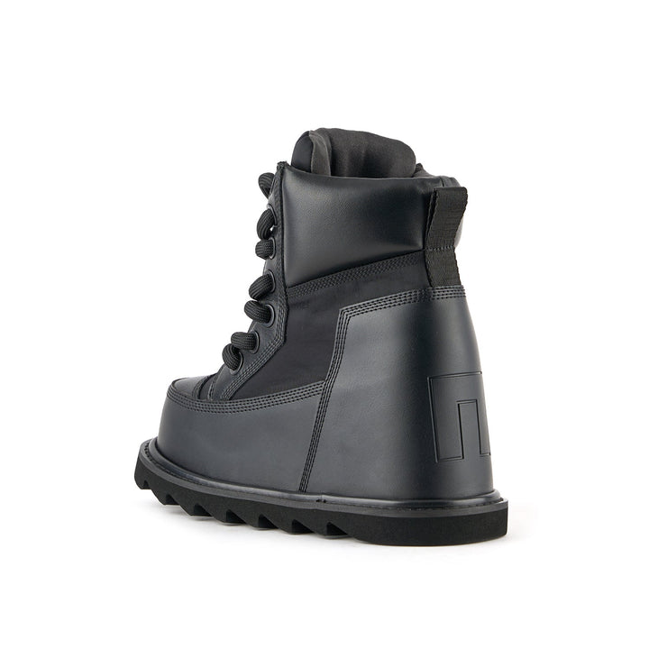 zembla hiker mid black 4 angle in view