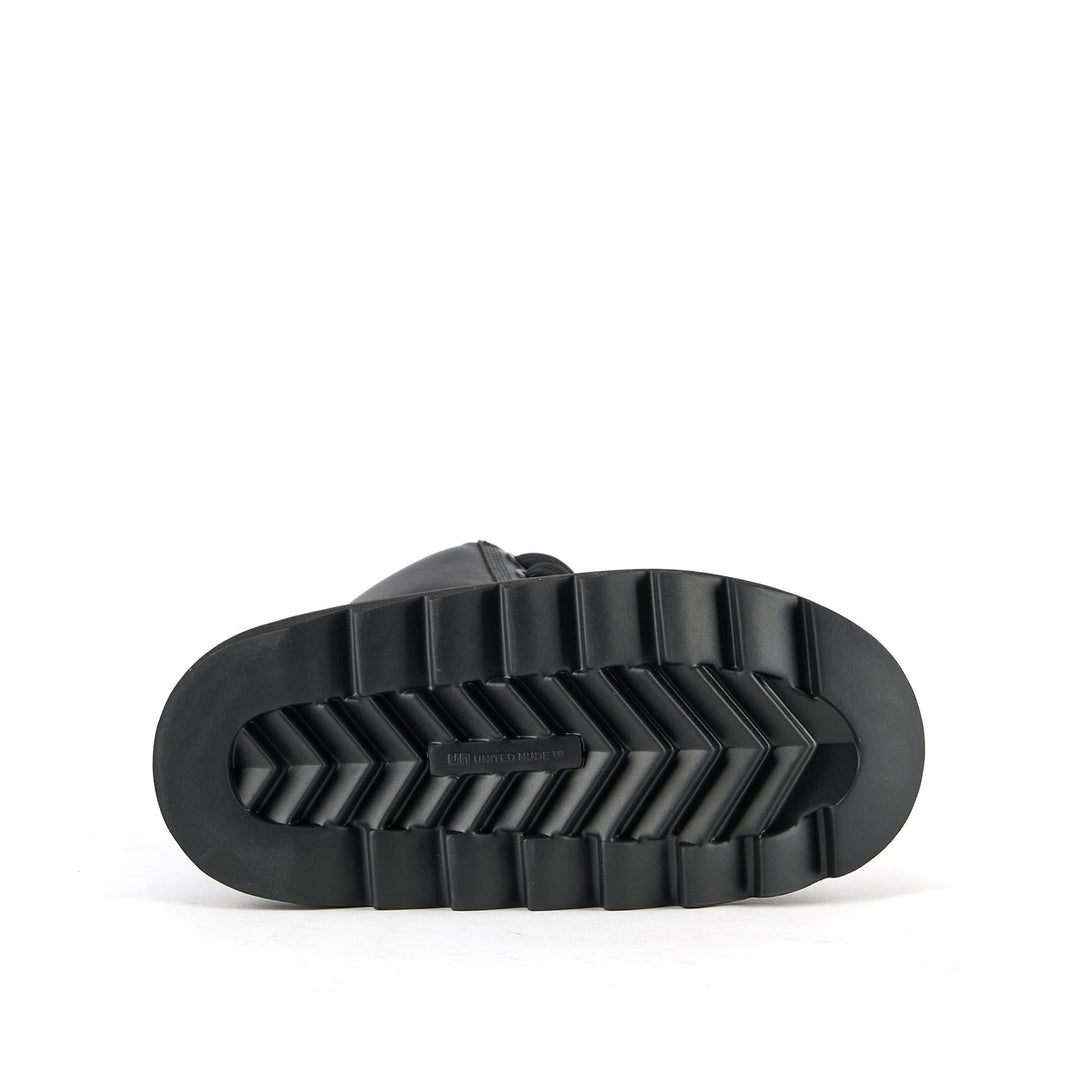 zembla hiker mid black 6 bottom view