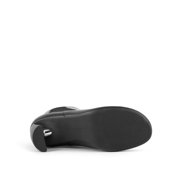 zuma flow mid black 6 bottom view