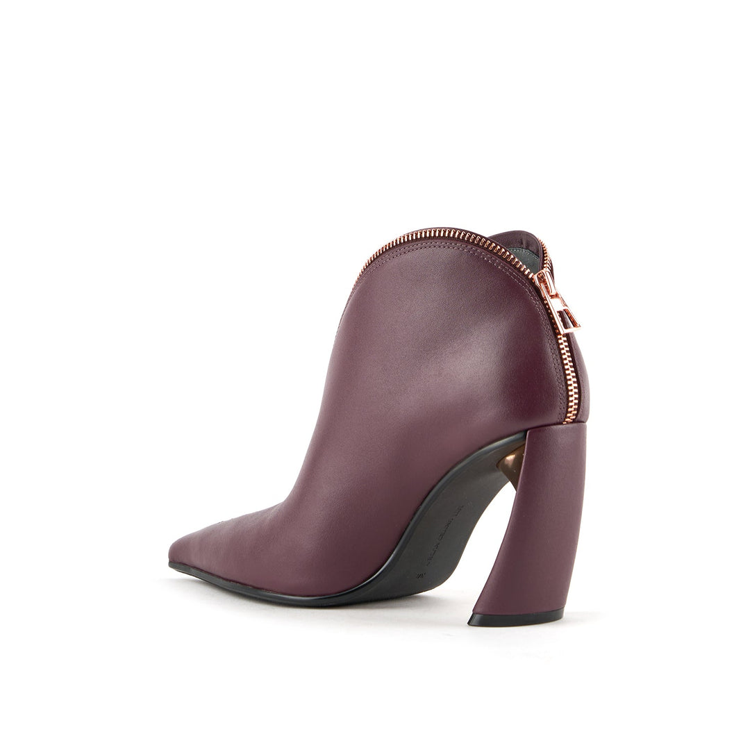 zuma stacy hi fig 4 angle in view