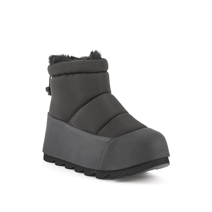 polar bootie ii black 2 angle out view aw23